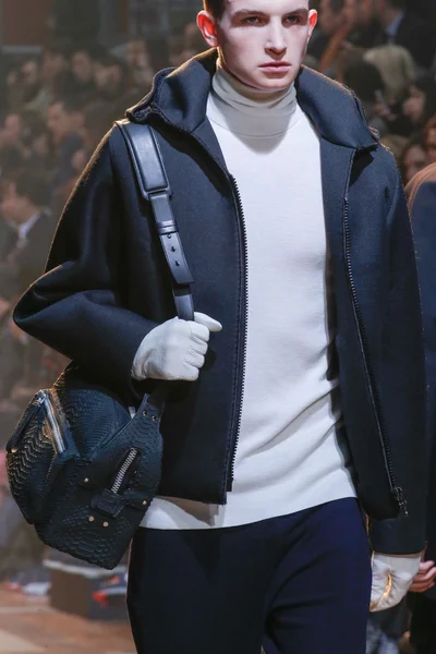 Look 37